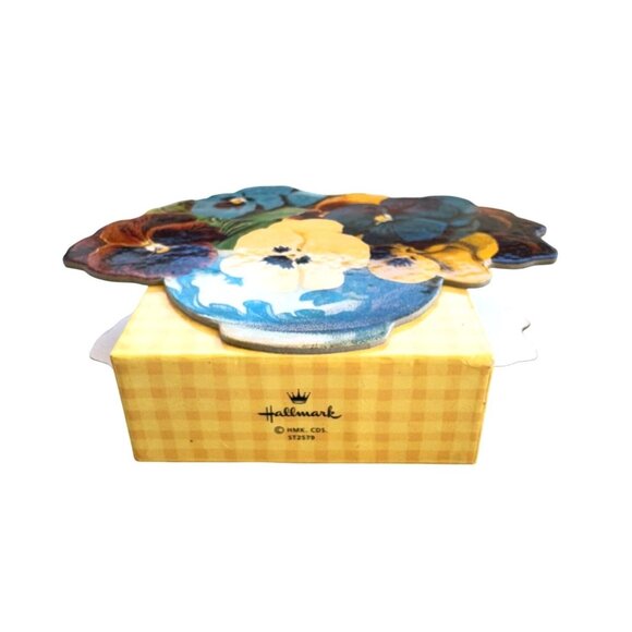 Hallmark Floral Pansy Design Notepad Holder & Paper Notepad Set - Picture 6 of 8